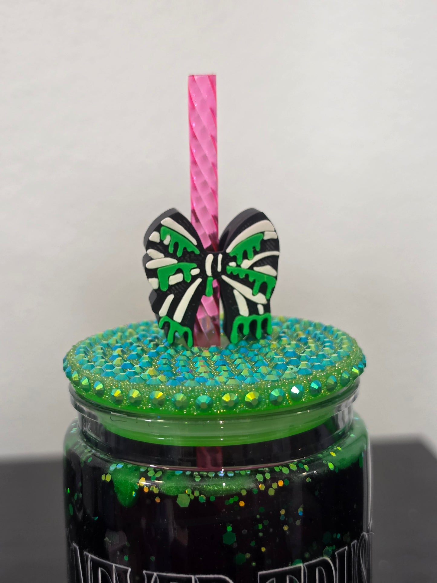 Beetle Straw Topper